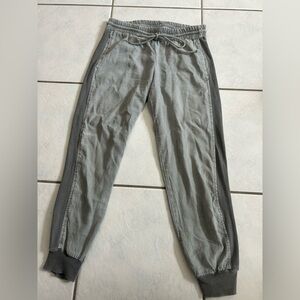 Bella Dahl Two-Tone Green/Gray Joggers